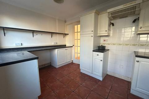 2 bedroom terraced house to rent, Broad Street, Cannock WS11