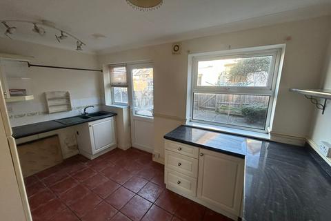 2 bedroom terraced house to rent, Broad Street, Cannock WS11