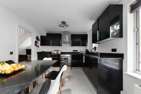3 bedroom maisonette for sale, London SW10