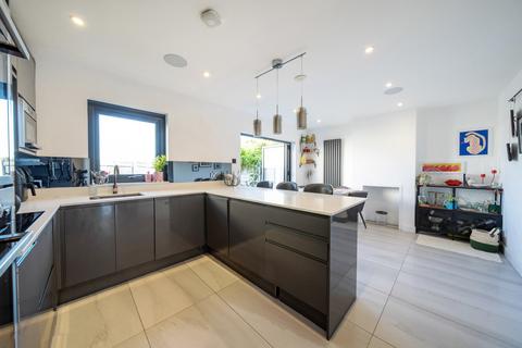 24 Woodlands Rise, Swanley, BR8 7JT