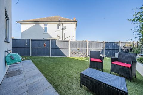 24 Woodlands Rise, Swanley, BR8 7JT