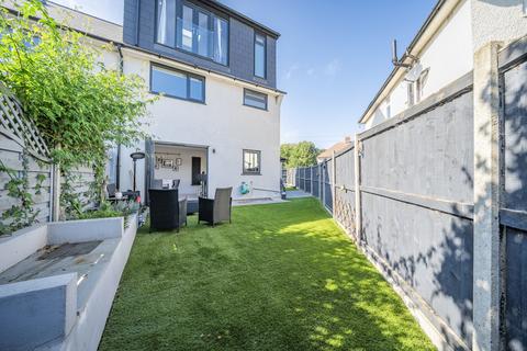24 Woodlands Rise, Swanley, BR8 7JT