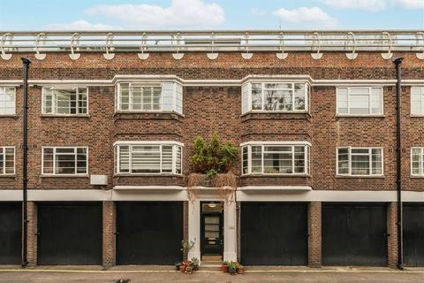 Gower Mews, London WC1E