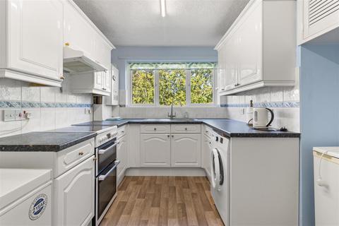 2 bedroom flat for sale, Willingdon Court, The Triangle, Eastbourne BN20