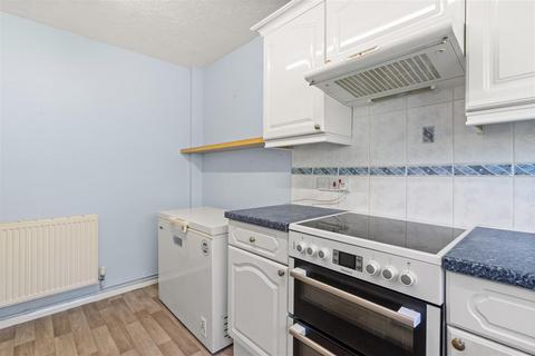 2 bedroom flat for sale, Willingdon Court, The Triangle, Eastbourne BN20