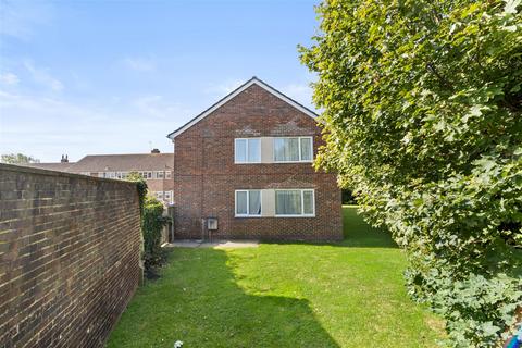 2 bedroom flat for sale, Willingdon Court, The Triangle, Eastbourne BN20