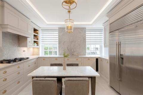 3 bedroom apartment to rent, Avenue Road, London, NW8
