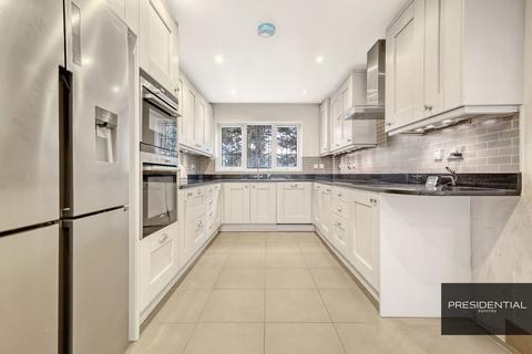 undefined, Grovewood Place, Woodford Green IG8
