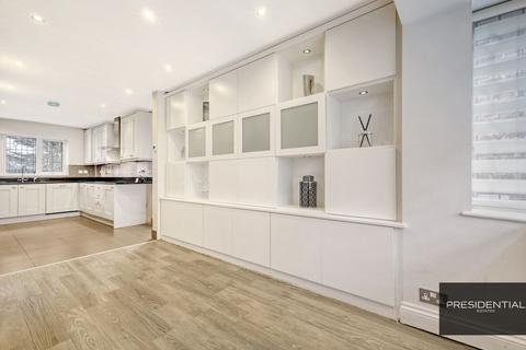 undefined, Grovewood Place, Woodford Green IG8