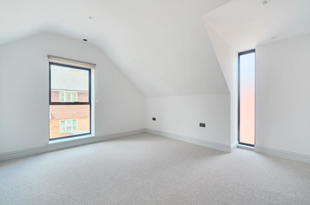 1339575-16-689ddf...