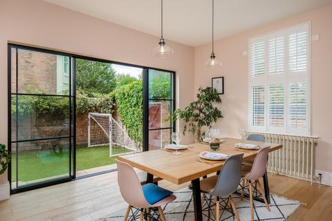 undefined, Eastnor Grove, Leamington Spa, Warwickshire CV31 1LD