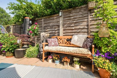 3 bedroom maisonette for sale, Middle Park Avenue, Eltham