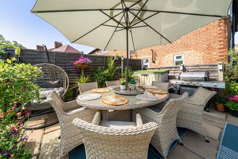 3 bedroom maisonette for sale, Middle Park Avenue, Eltham