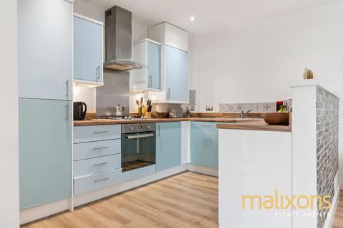 2 bedroom flat for sale, Broadash Close, London SW16