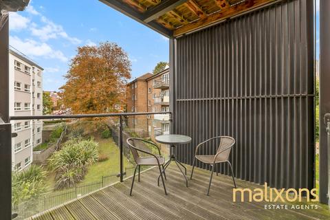 2 bedroom flat for sale, Broadash Close, London SW16