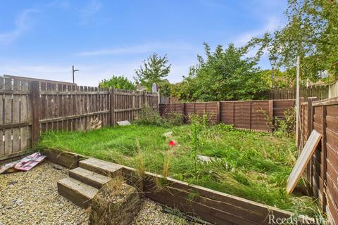 3 bedroom end of terrace house for sale, Winford Grove, Durham TS28