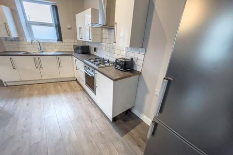 1 bedroom in a house share to rent, Holt Road, L7 2PR,