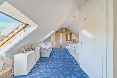 47 Collins Drive, Ruislip, HA4 9EL