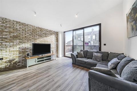 Michigan Avenue, London, E12