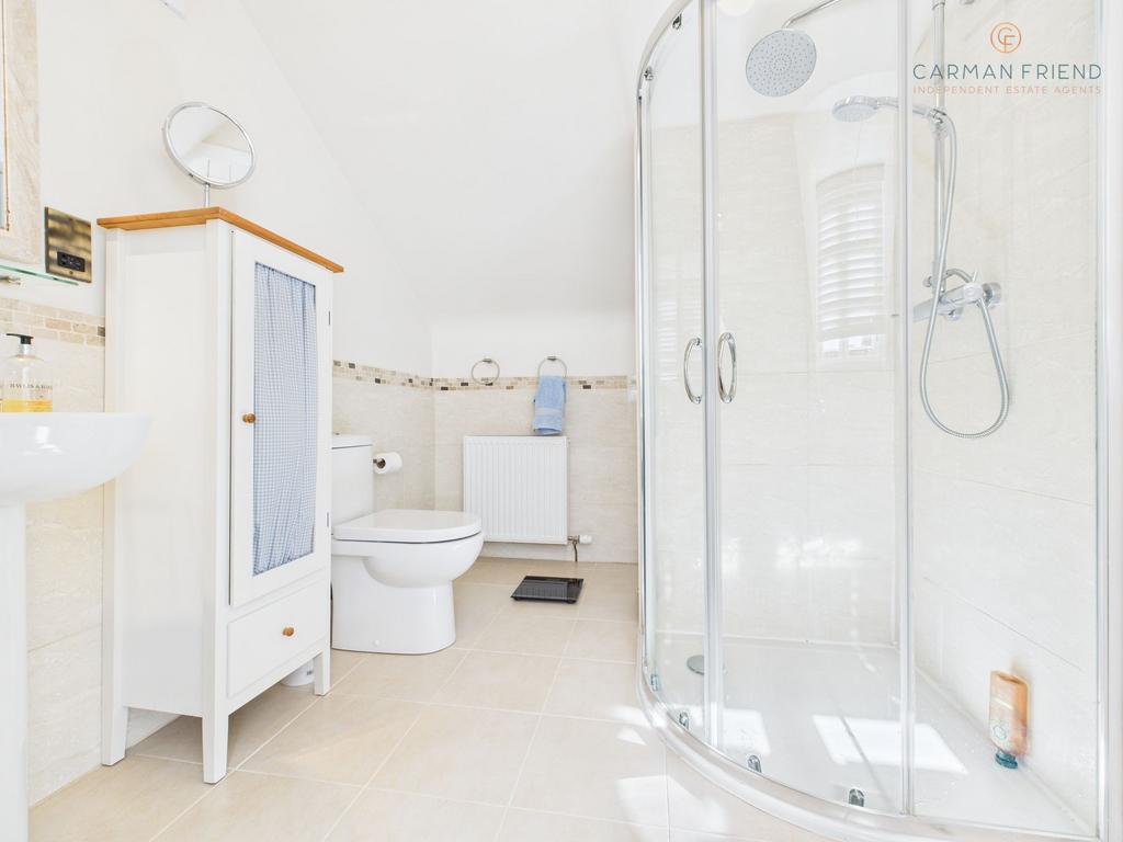 Ensuite to Bedroom 1