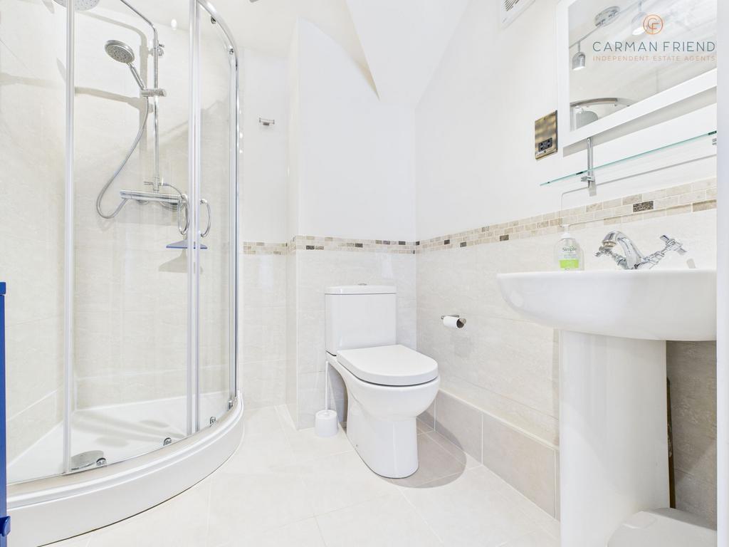 Ensuite to Bedroom 2