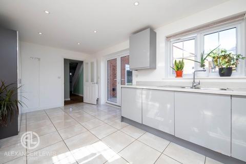4 bedroom detached house for sale, Walnut Tree Way, Meppershall, SG17 5AB