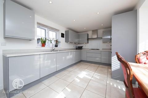 4 bedroom detached house for sale, Walnut Tree Way, Meppershall, SG17 5AB