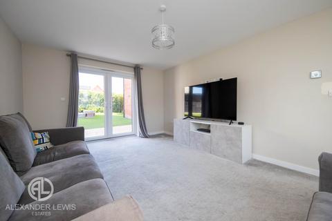 4 bedroom detached house for sale, Walnut Tree Way, Meppershall, SG17 5AB