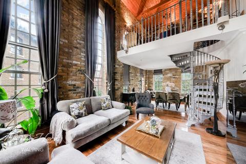 3 bedroom apartment for sale, St Katharines Way, London E1W