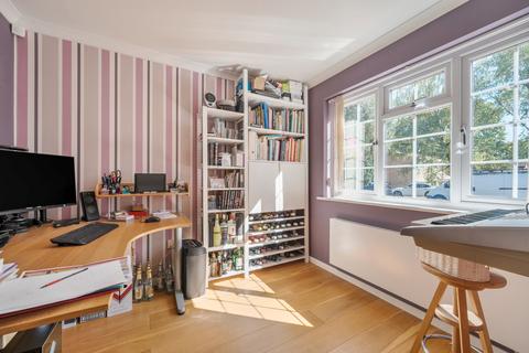 undefined, Rowans Close, Farnborough, Hampshire, GU14