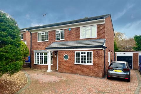 Rowans Close, Farnborough, Hampshire, GU14