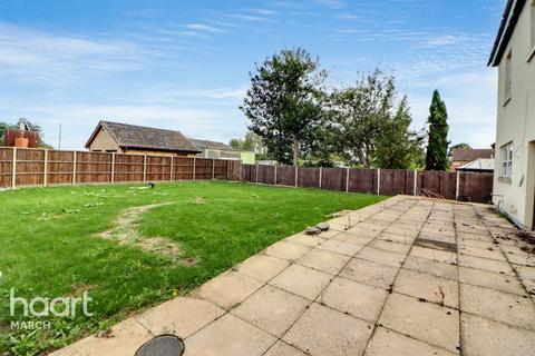 5 bedroom detached house for sale, Oilmills Road, Ramsey Mereside
