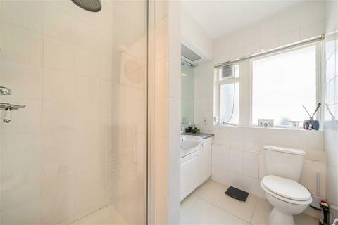3 bedroom flat to rent, Princes Gate, London SW7