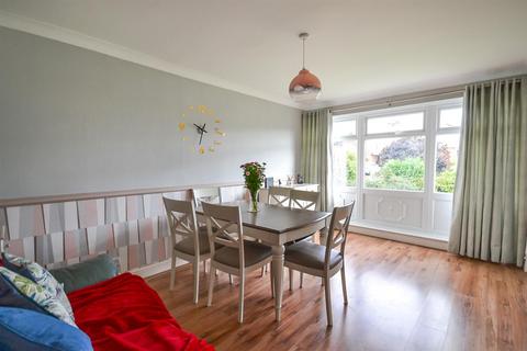 3 bedroom detached house for sale, Whitworth Drive, Radcliffe-On-Trent, Nottingham
