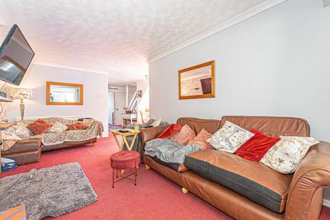 undefined, Pennivale Close, Leighton Buzzard