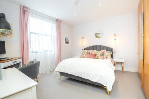 undefined, London Road, Twickenham