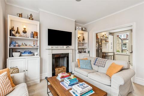 3 bedroom apartment for sale, Tregarvon Road, SW11