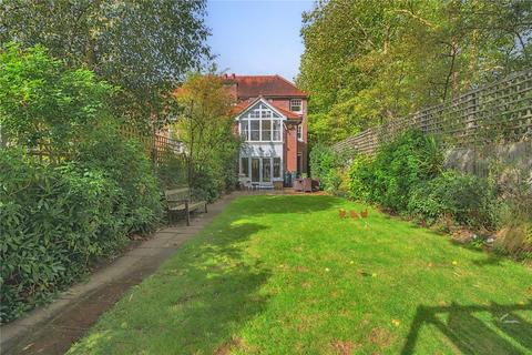 undefined, Waldegrave Park, Twickenham