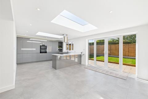 undefined, Wells Close, Cheltenham, Gloucestershire, GL51