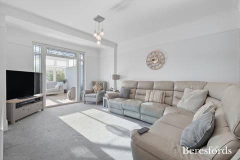 320 Main Road, Romford, RM2 6PA