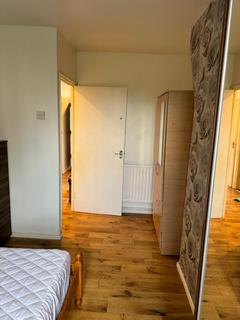 1 bedroom in a house share to rent, Devons Road, London E3