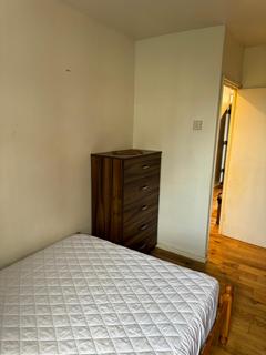 1 bedroom in a house share to rent, Devons Road, London E3
