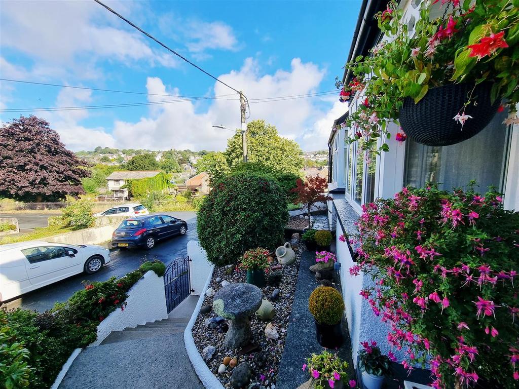 Front garden.jpg
