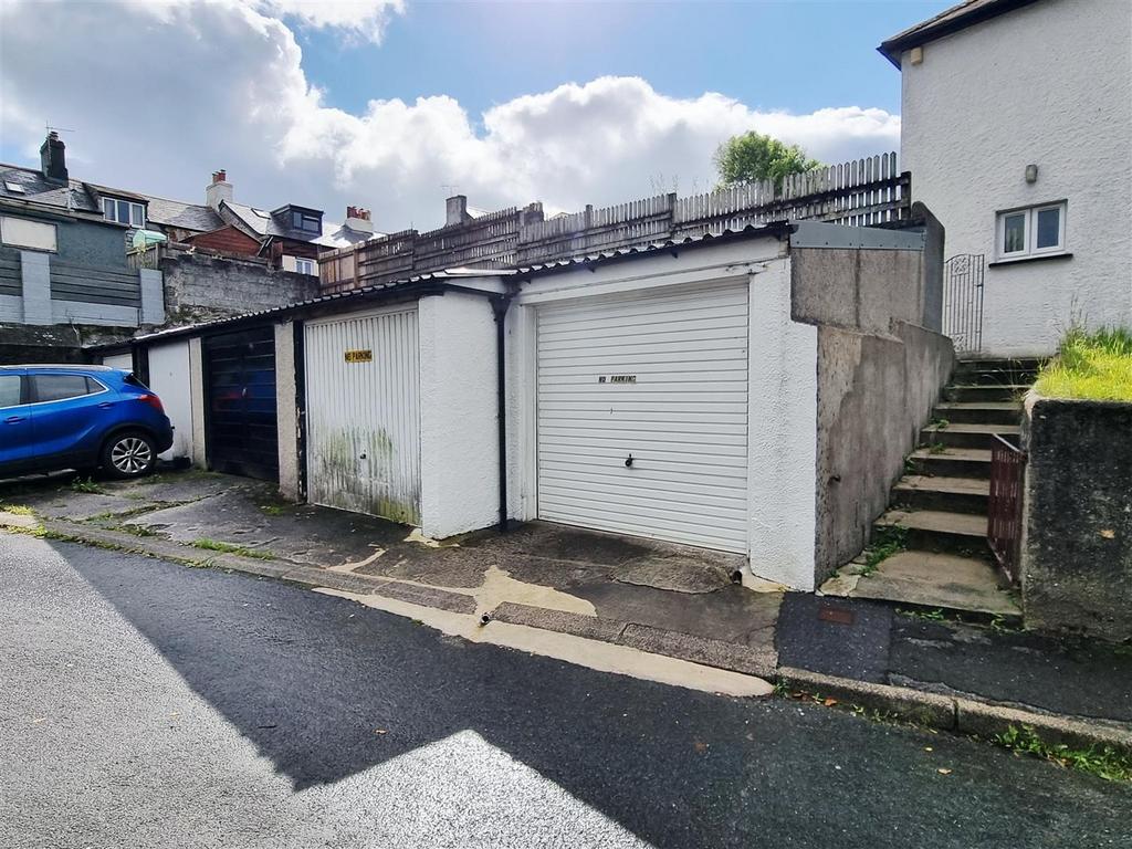 Garage.jpg