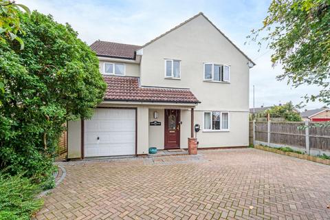 4 bedroom detached house for sale, Broadfield, High Roding CM6