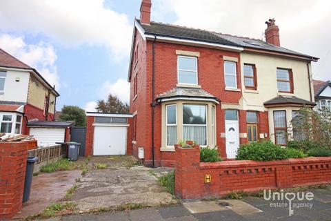 Fleetwood Road,  Thornton-Cleveleys, FY5