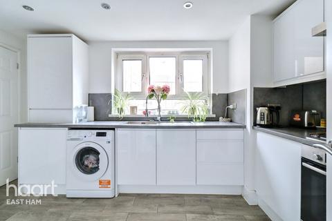 6 Aldersbrook Lane, London, E12 5LG