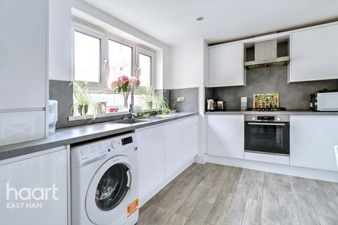 6 Aldersbrook Lane, London, E12 5LG