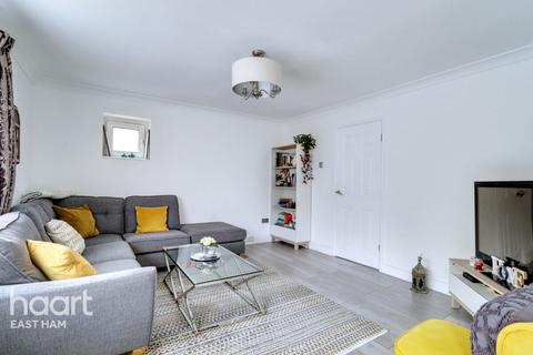 6 Aldersbrook Lane, London, E12 5LG