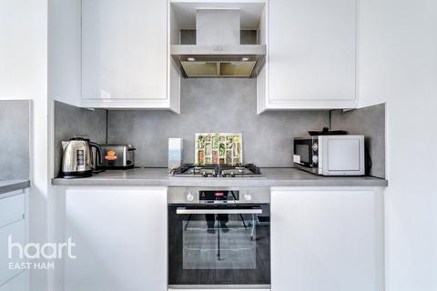 6 Aldersbrook Lane, London, E12 5LG